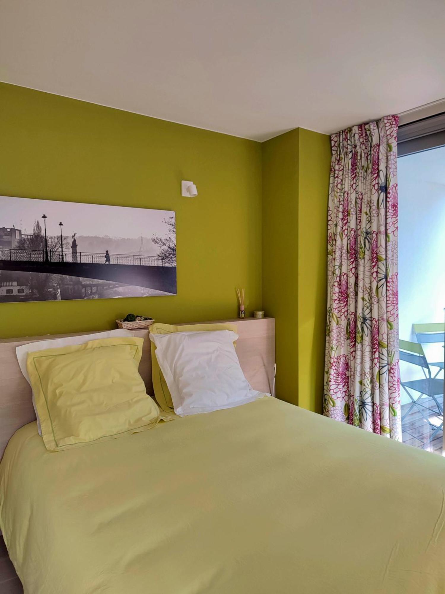 Les Valcaprimontoises Bed & Breakfast ชอดฟองเตน ภายนอก รูปภาพ